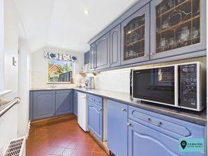Kitchen- click for photo gallery